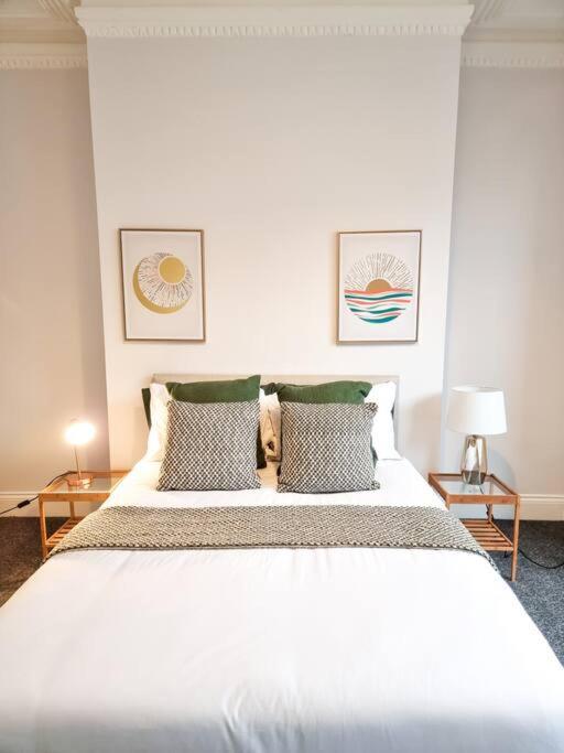 Gorgeous Newly Renovated 2 Double Bed Flat Apartment Swansea Exterior foto